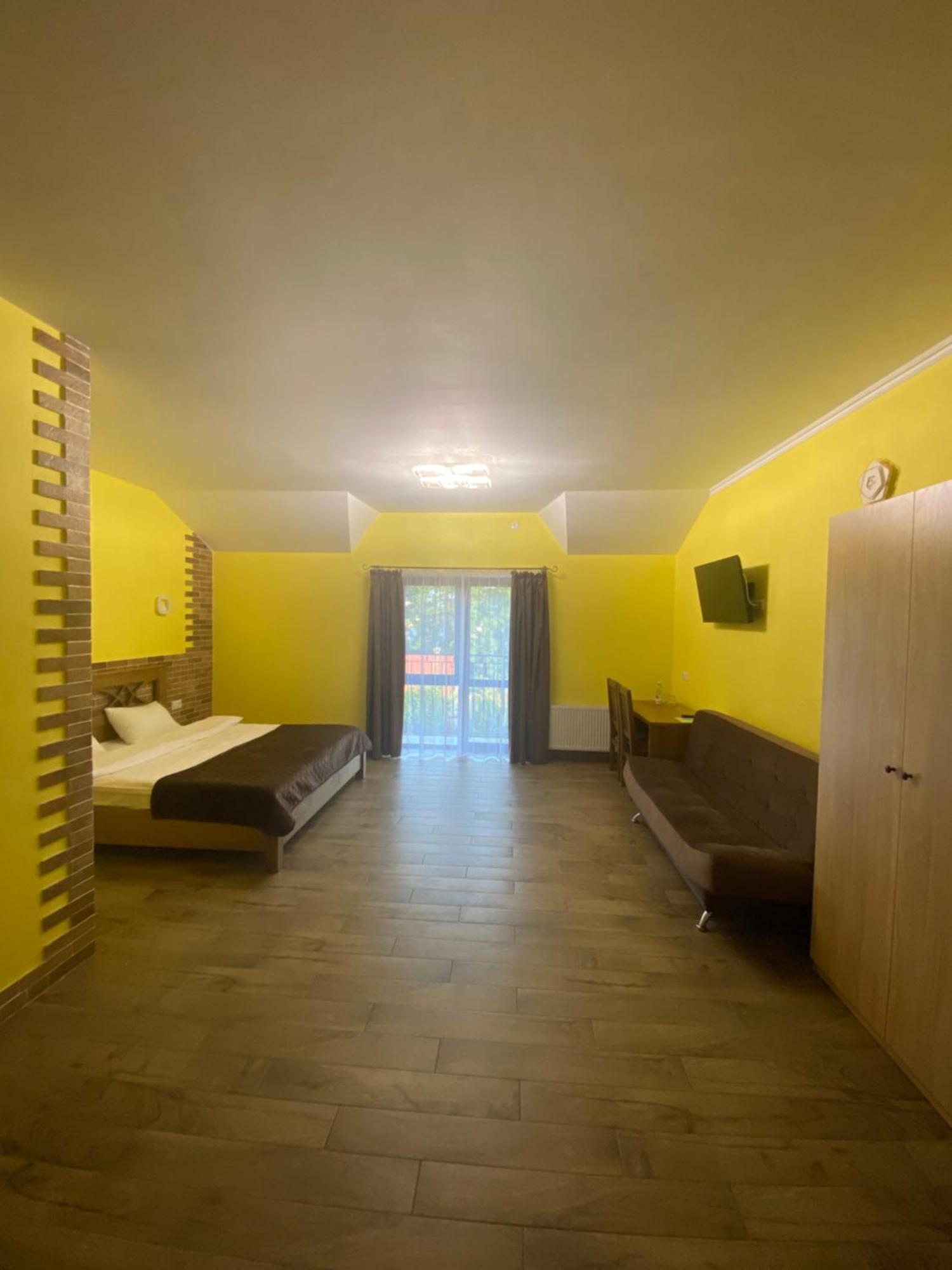 Maestro Hotel Ostroh Exterior foto